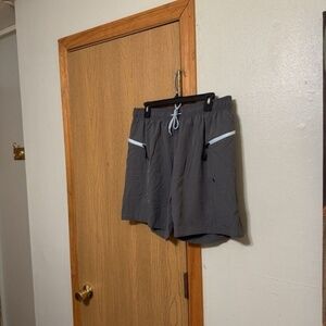 Silkworld NWT Large Solid Gray Pull-On Shorts w/Zip Pockets & Drawstrings